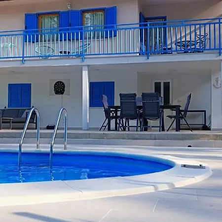 Nyaraló Prisca